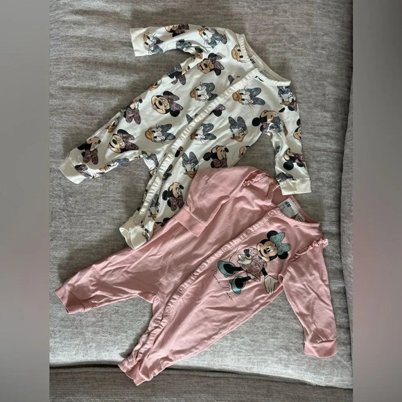 EUC H&M Minnie Mouse 2 pack Pajamas - Picture 2 of 5